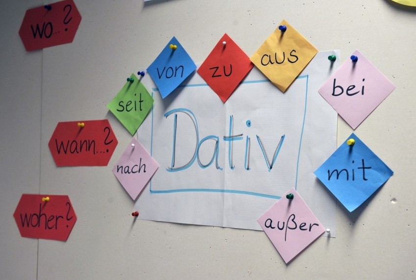 Eine Tafel mit deutschen Wörtern (© pa - picture-alliance)