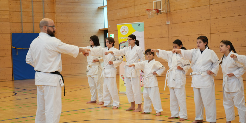 "Sport vereint!" - inklusives Karate für Kinder. Foto: Kevin Q Bui
