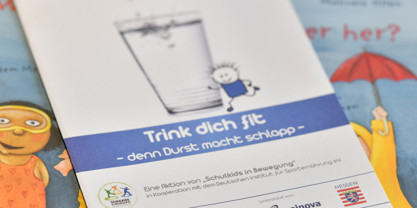 In der Broschüre des Sportkreises finden die Kinder nützliche Tipps rund ums gesunde Trinkverhalten. Foto: Kai Peters In der Broschüre des Sportkreises finden die Kinder nützliche Tipps rund ums gesunde Trinkverhalten. Foto: Kai Peters