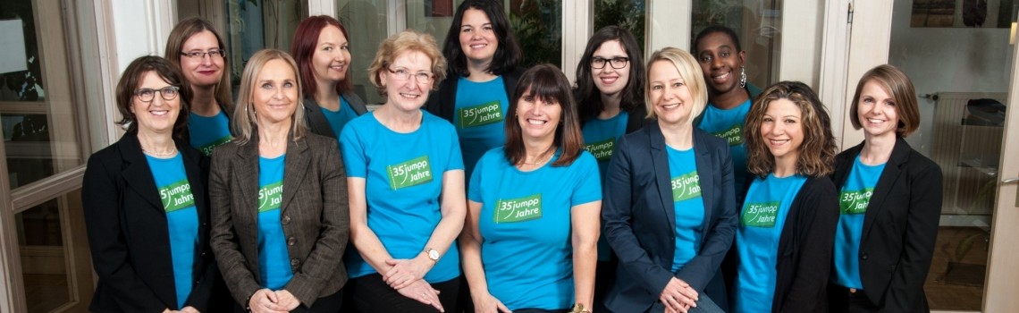 Grupenfoto Mitarbeiterinnen von jumpp - Frauenbetriebe e.V.