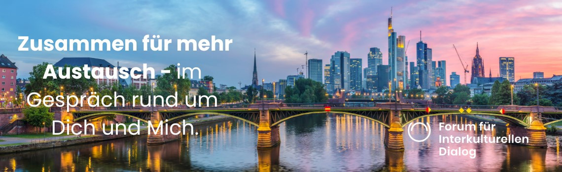Blick auf den Main und die Hochhäuser Frankfurts