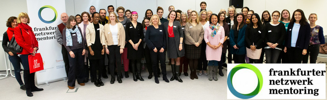 Gruppenfoto mit Mitgliedern des Frankfurter Netzwerks Mentoring