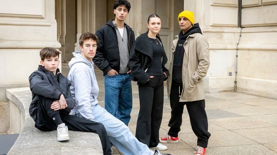 Jugendliche des Frankfurter Projekts Klangwelten, die an dem Abend das Musical "069 Soundworlds" aufführen. (© Stadt Frankfurt am Main, Katarina Ivanisevic) Jugendliche des Frankfurter Projekts Klangwelten, die an dem Abend das Musical "069 Soundworlds" aufführen.