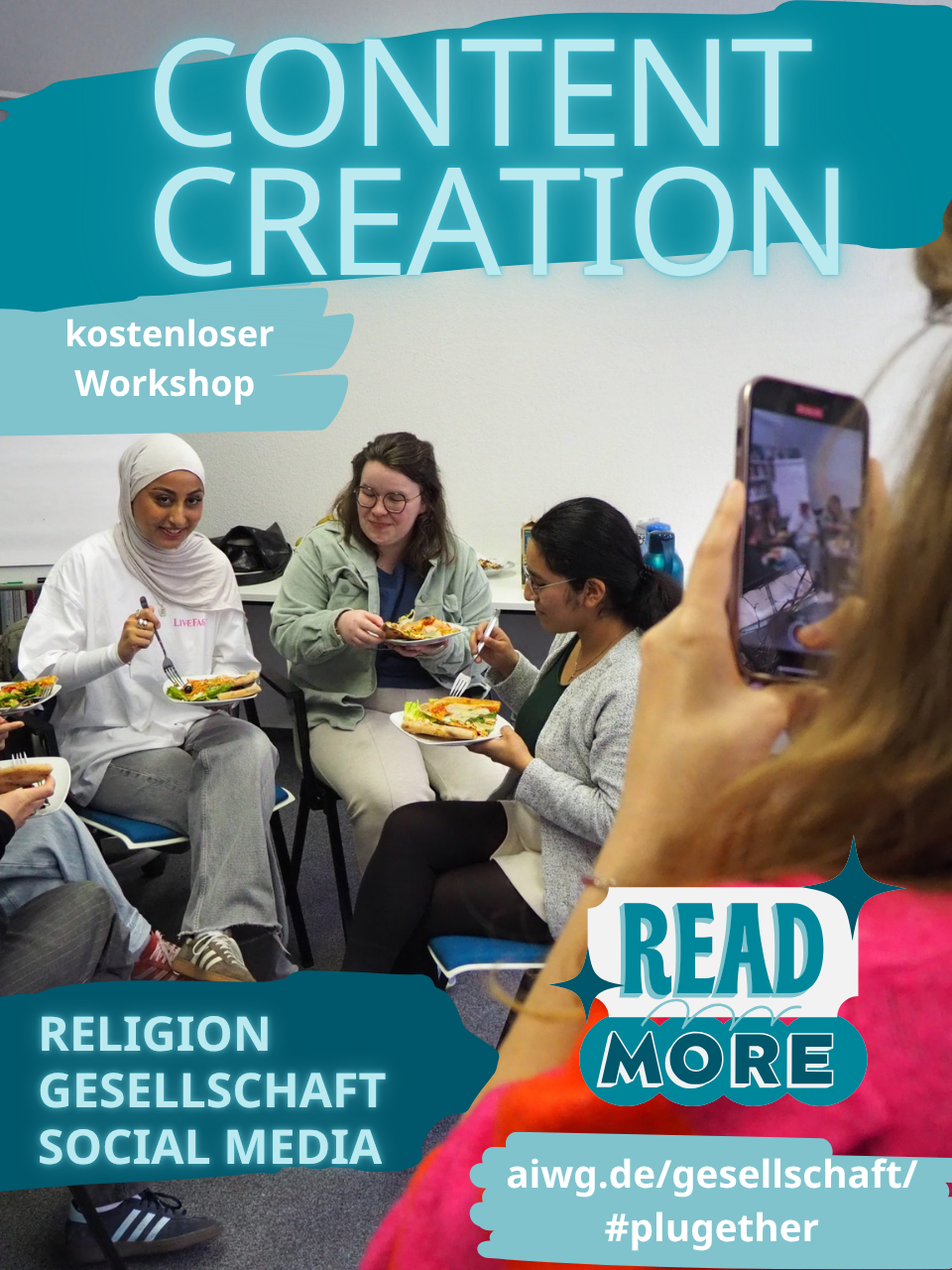Eine Gruppe junger Menschen, die sich unterhalten und essen. 