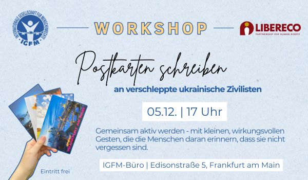 Informationstext zur Veranstaltung Schreib-Workshop mit Datum und Uhrzeit; Hand mit Postkarten