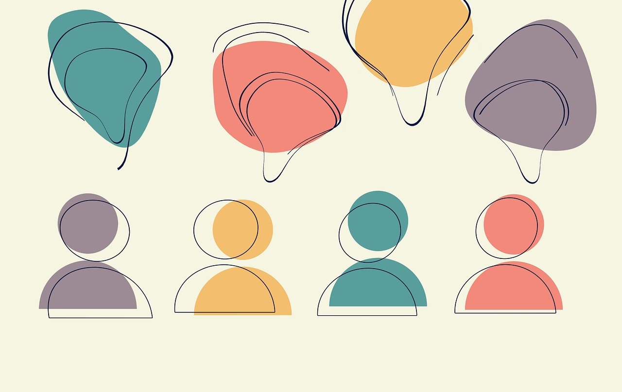 Grafik mit Köpfen und Sprechblasen