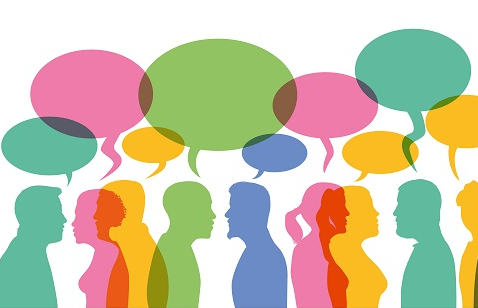 Grafik mit Köpfen und Sprechblasen (© istock, Pict Rider)