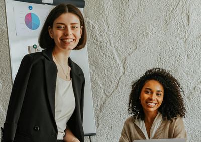 Zwei Frauen des Projekts