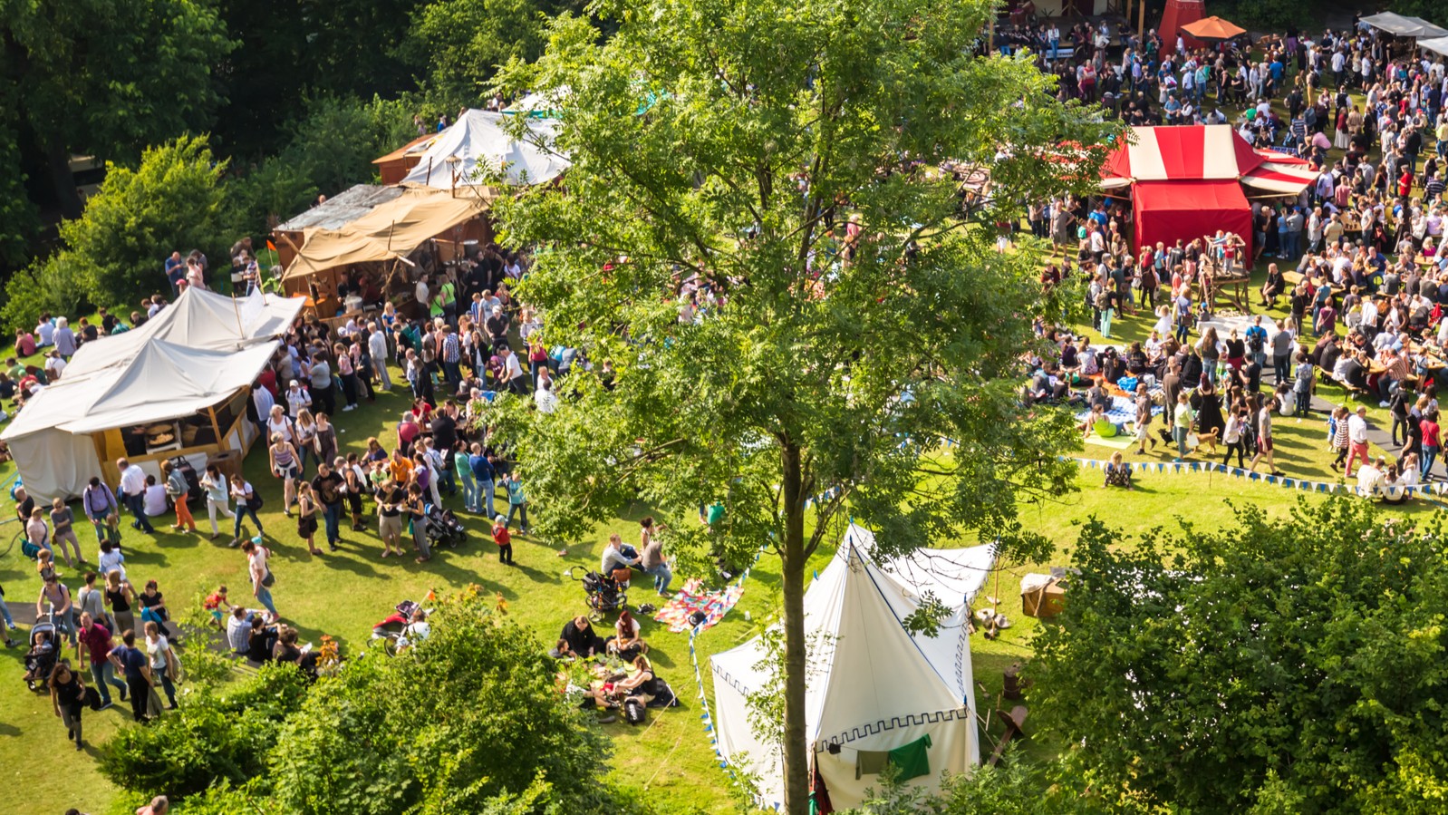 Ein Sommerfest von oben